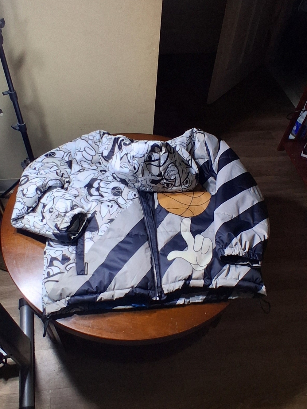 New Warner Bros. Looney Tunes Members Only Jacket - Black, White, Red - Picture 4 of 8